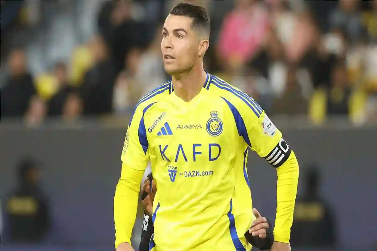 أسطورة مانشستر يونايتد يتحدث عن نجوم النصر السعودي
