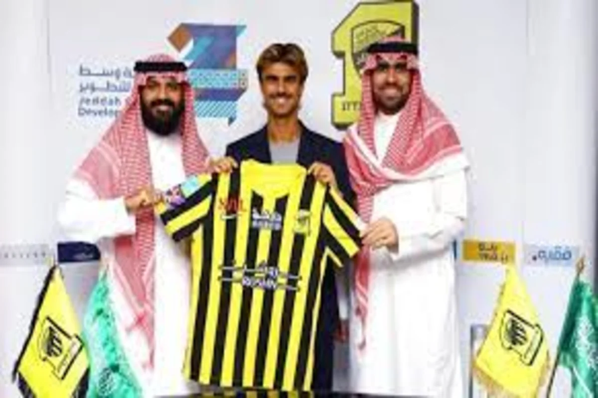 جوتا بقميص الاتحاد السعودي