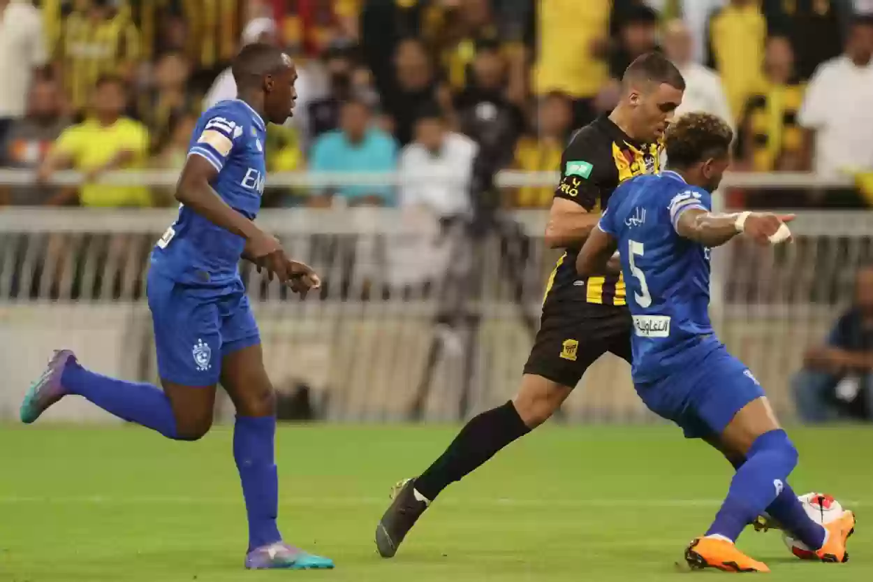  تعرف على حكم مباراة الهلال والاتحاد