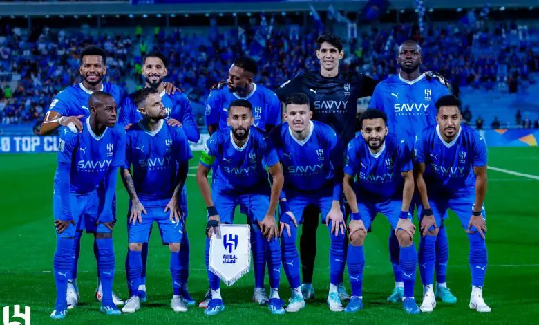  يستعد الهلال السعودي لمواجهة الطائي