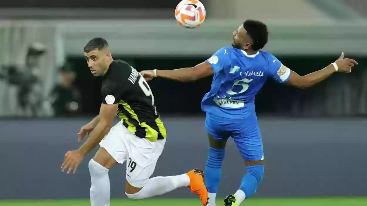 صراع بين الهلال والاتحاد والأهلي في الميركاتو الصيفي. وهذا شرط الصفقة