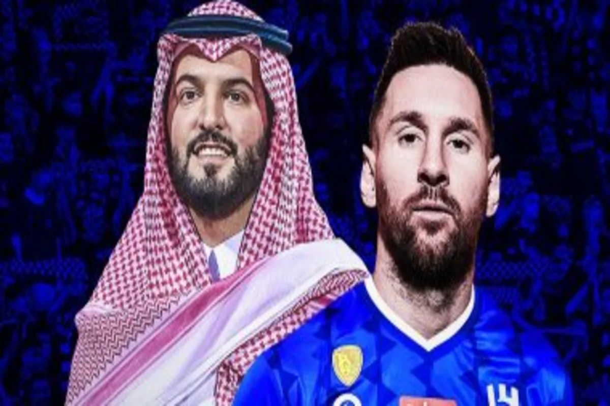 ميسي بقميص الهلال السعودي