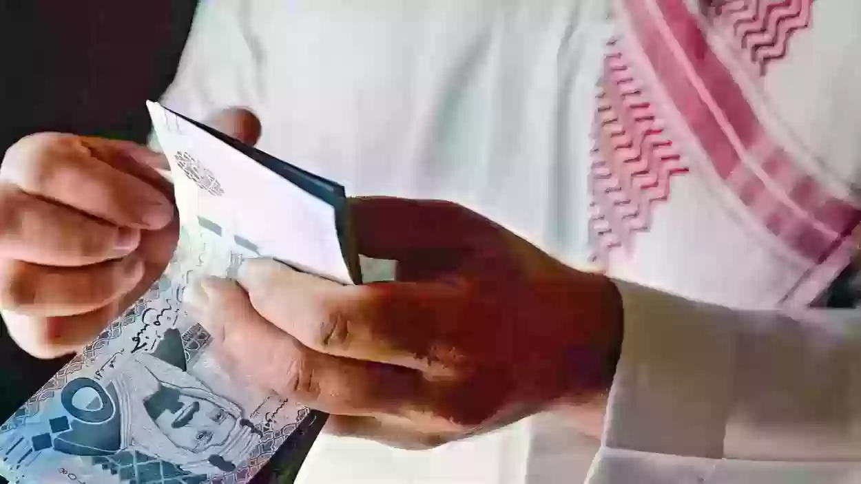 كم راتب السجين في السعودية وهل اهل السجين لهم راتب؟!