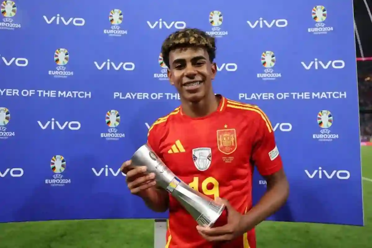 مدرب المنتخب المغربي يكشف تفاصيل رفض لامين يامال 