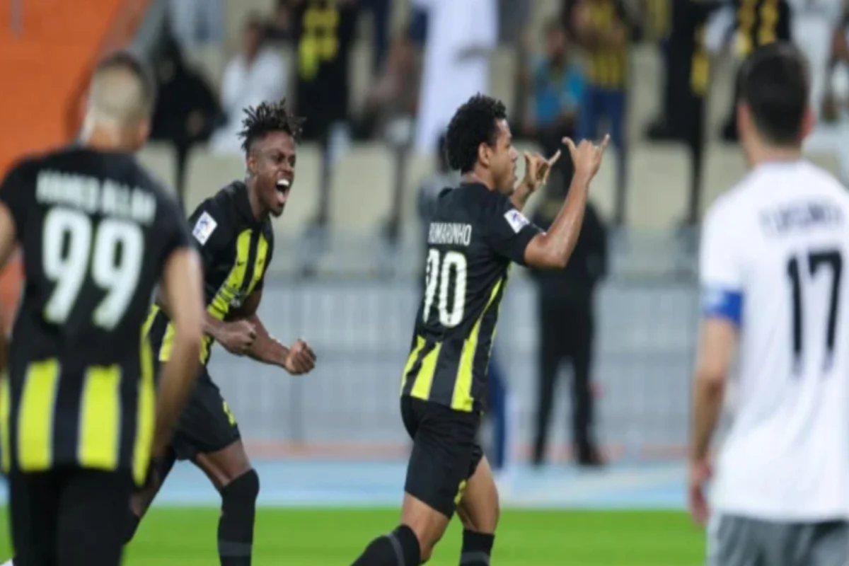 رومارينيو وهارون كمارا وحمد الله - الاتحاد وأجمك