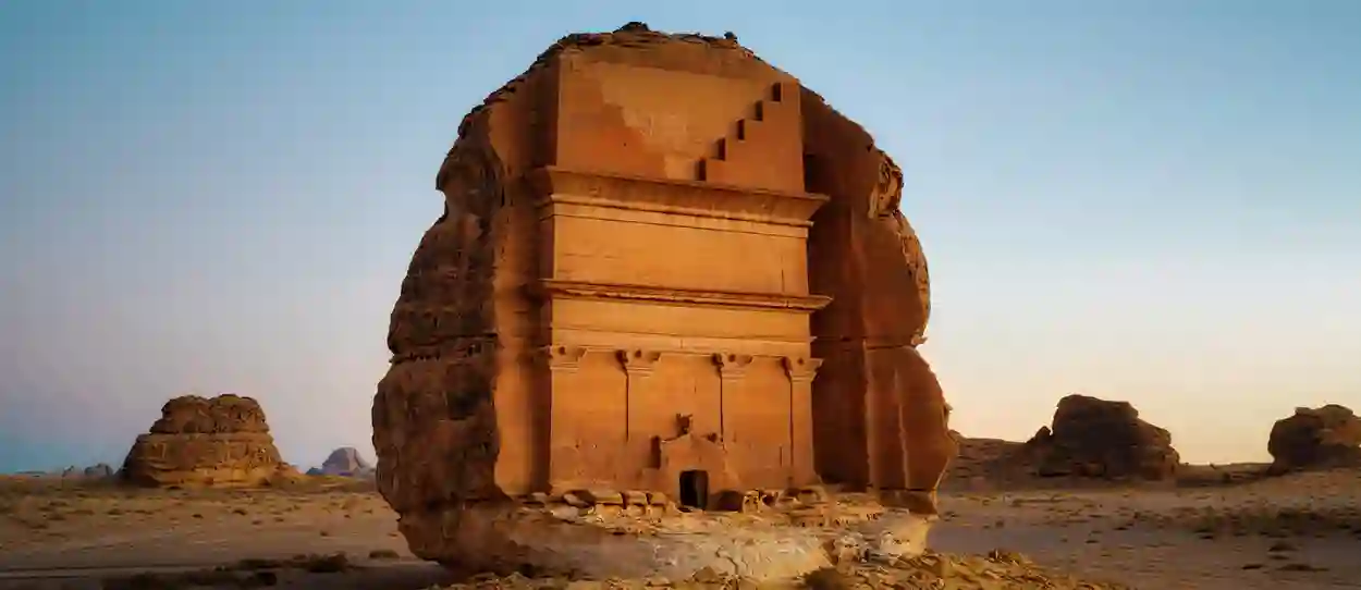 كنوز الجوف.. رحلة في عمق التاريخ والتراث العريق